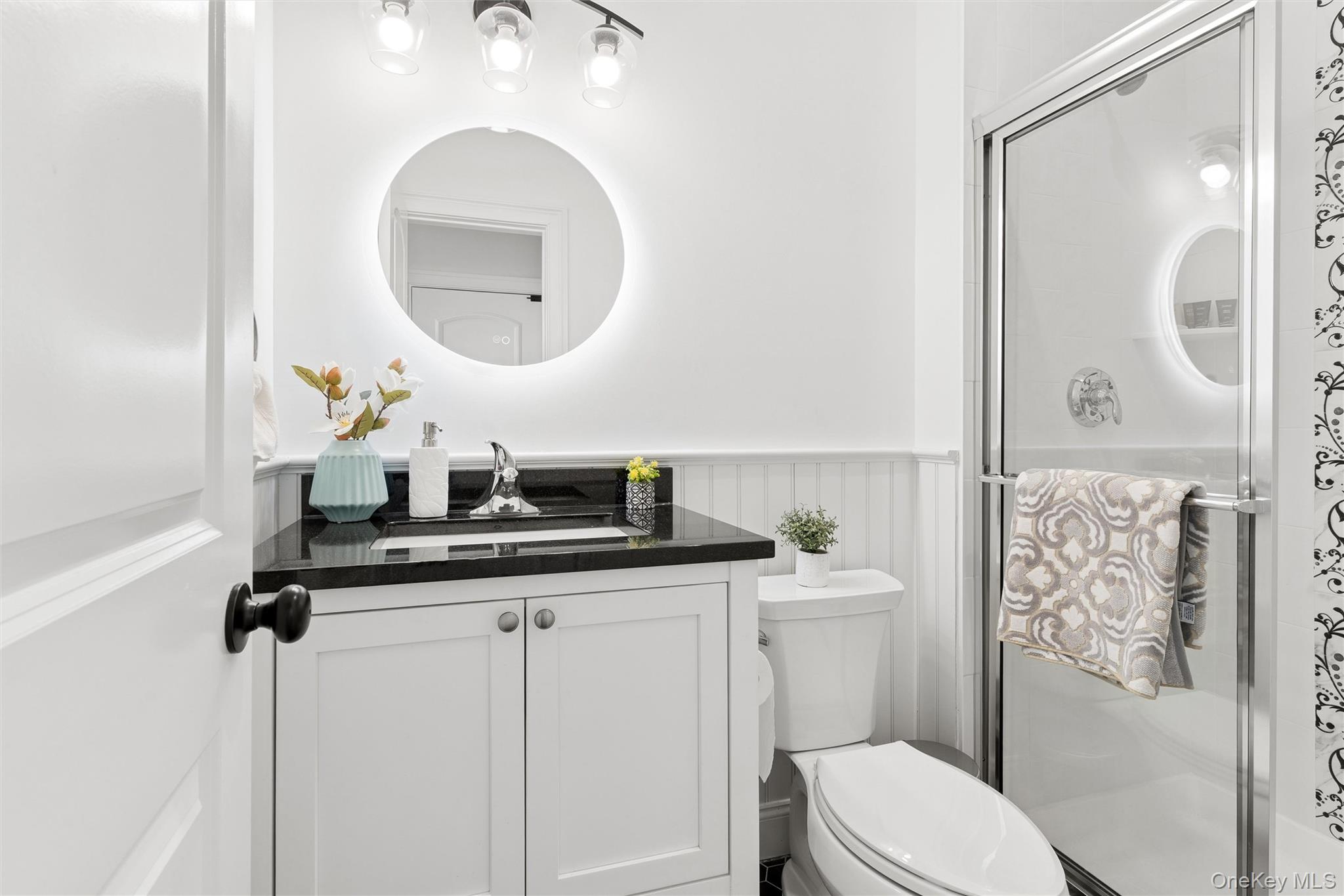 16 Gateway Court, Hampton Bays, NY 11946