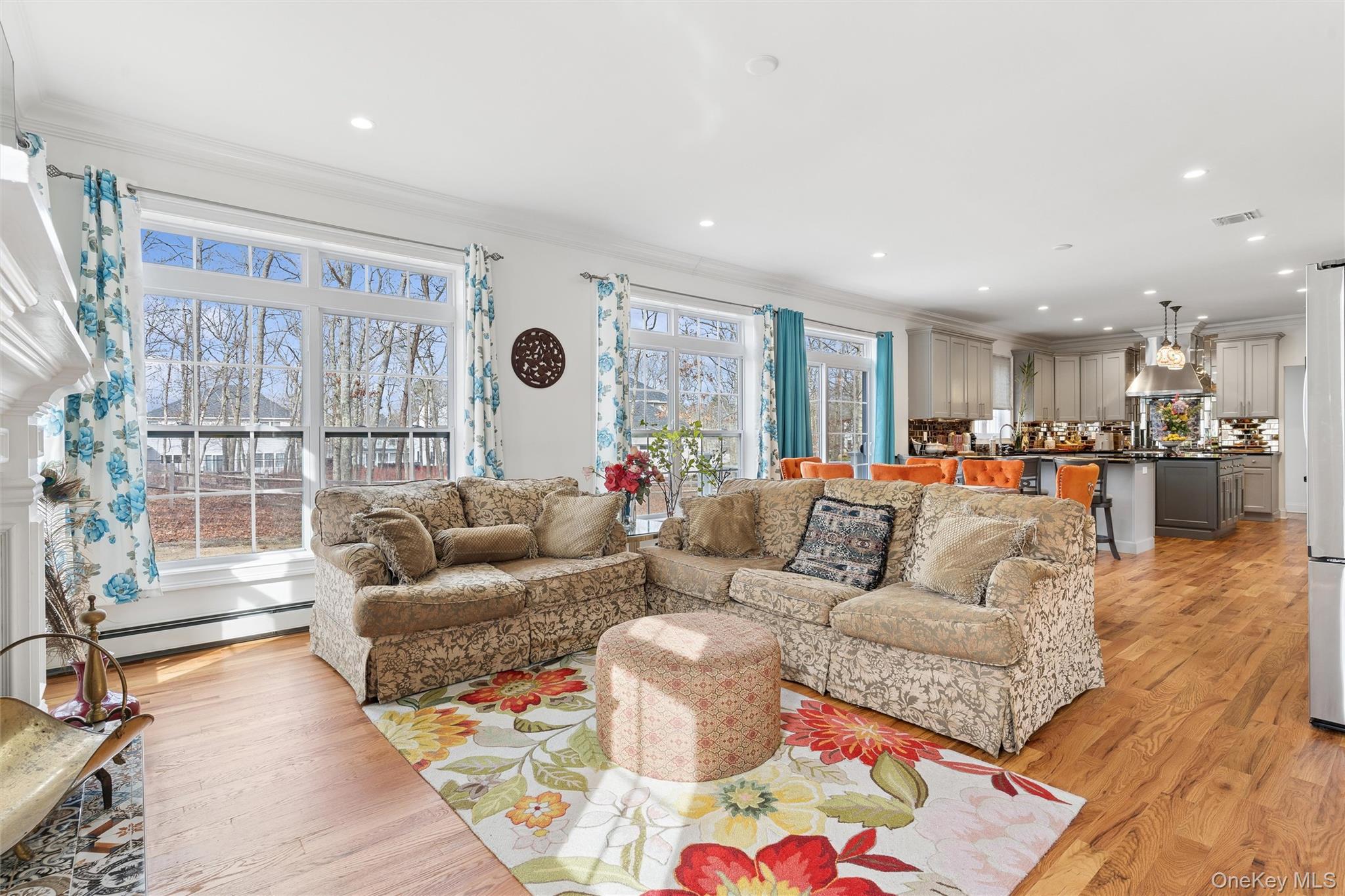 16 Gateway Court, Hampton Bays, NY 11946