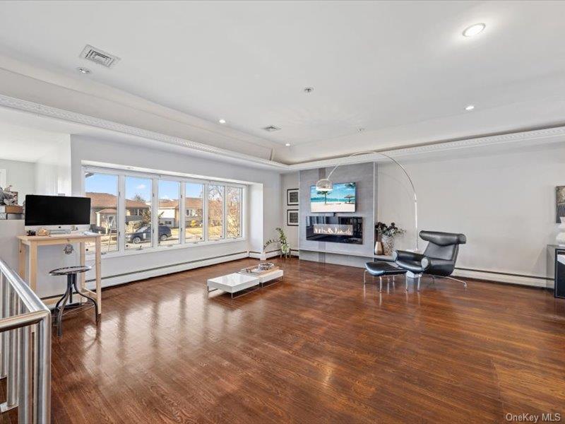 844 Flanders Drive, Valley Stream, NY 11581