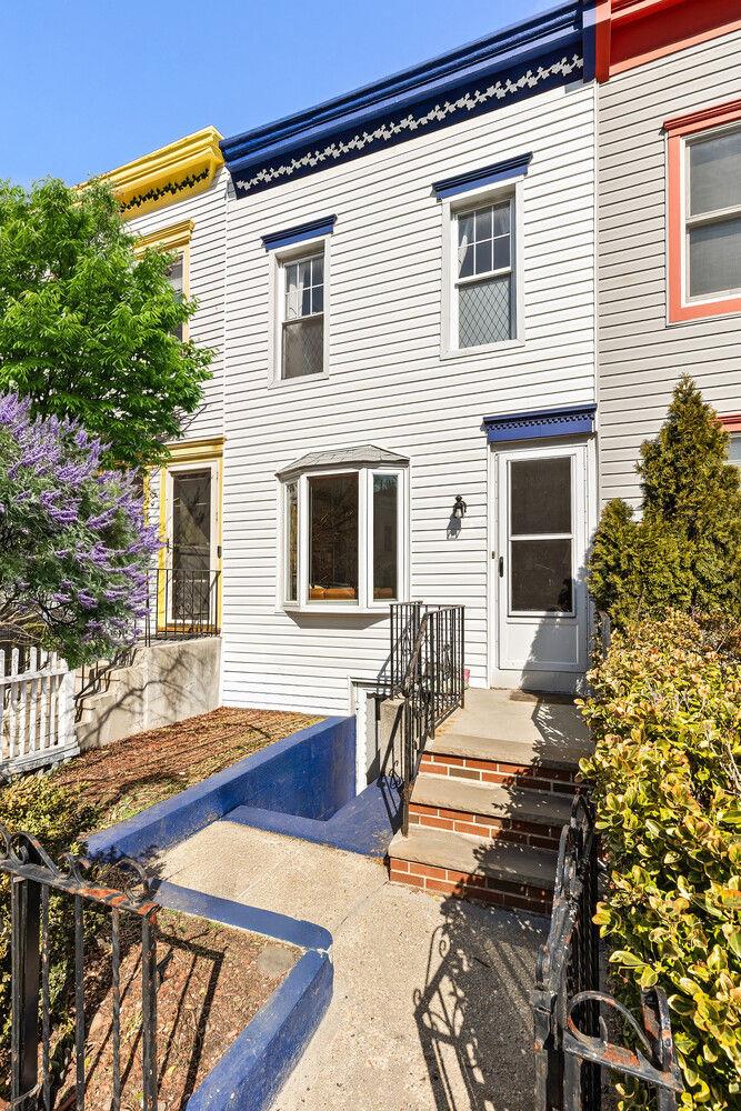 16 TEMPLE Court, Brooklyn, NY 11218
