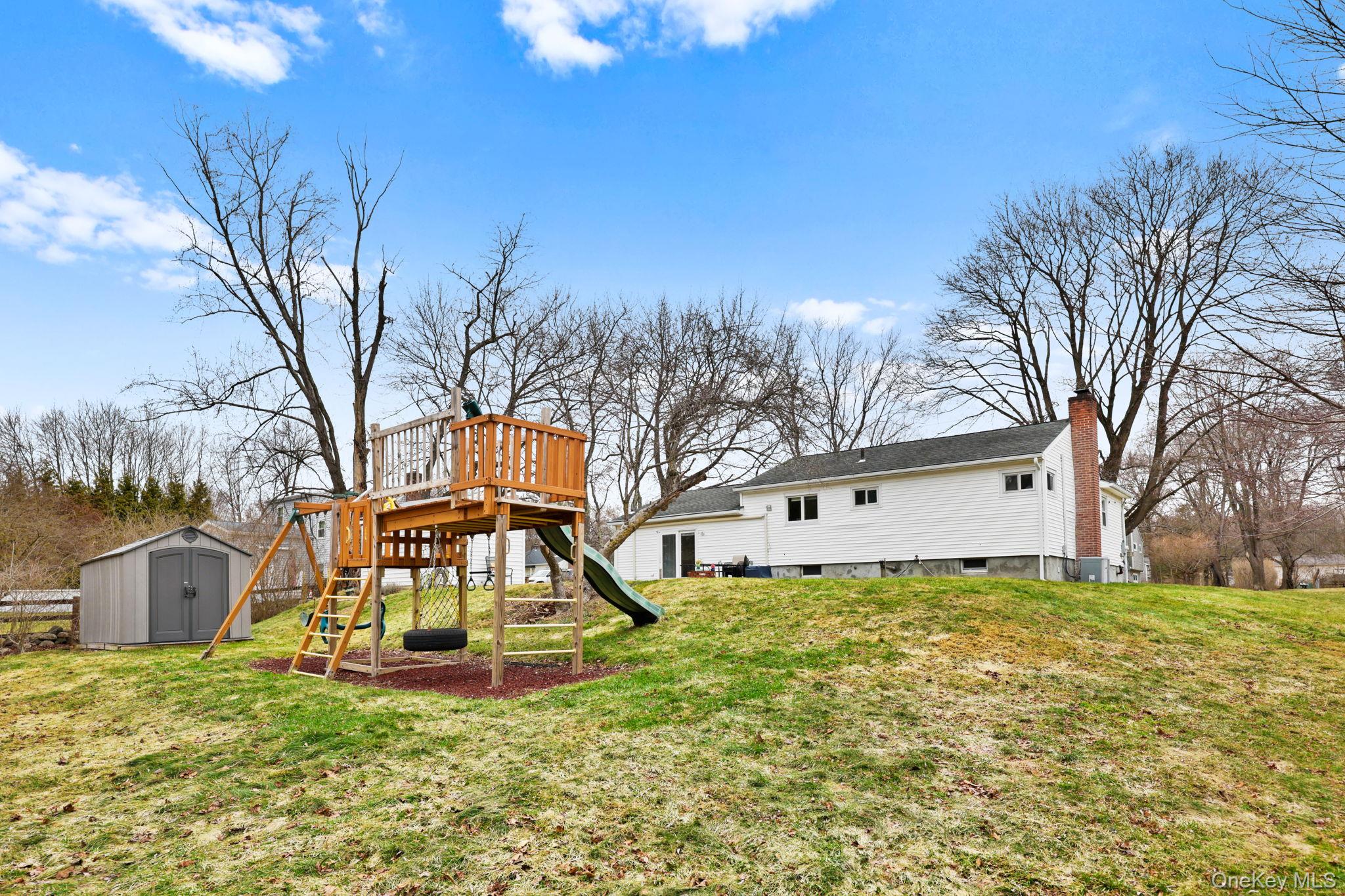 2881 Meadowcrest Drive, Yorktown Heights, NY 10598