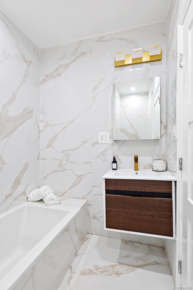 702 GREENE Avenue # 4, Brooklyn, NY 11221