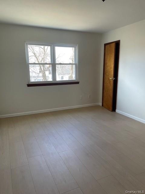 8 Deans Lane, Bayville, NY 11709