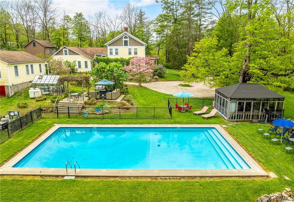 18 Stagecoach Lane, Amenia, NY 12501