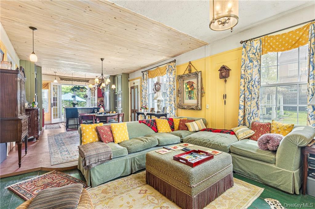 18 Stagecoach Lane, Amenia, NY 12501