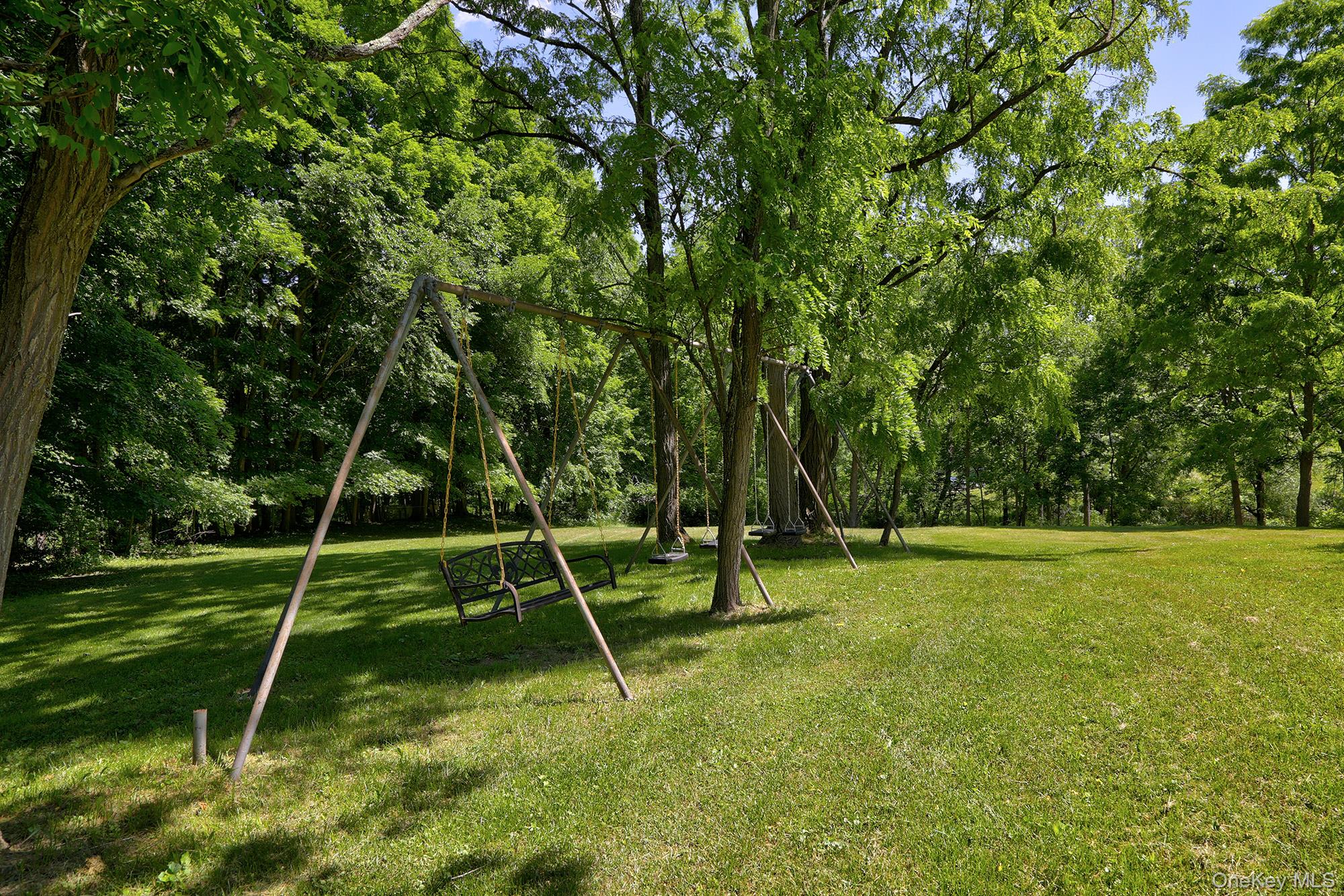 18 Stagecoach Lane, Amenia, NY 12501