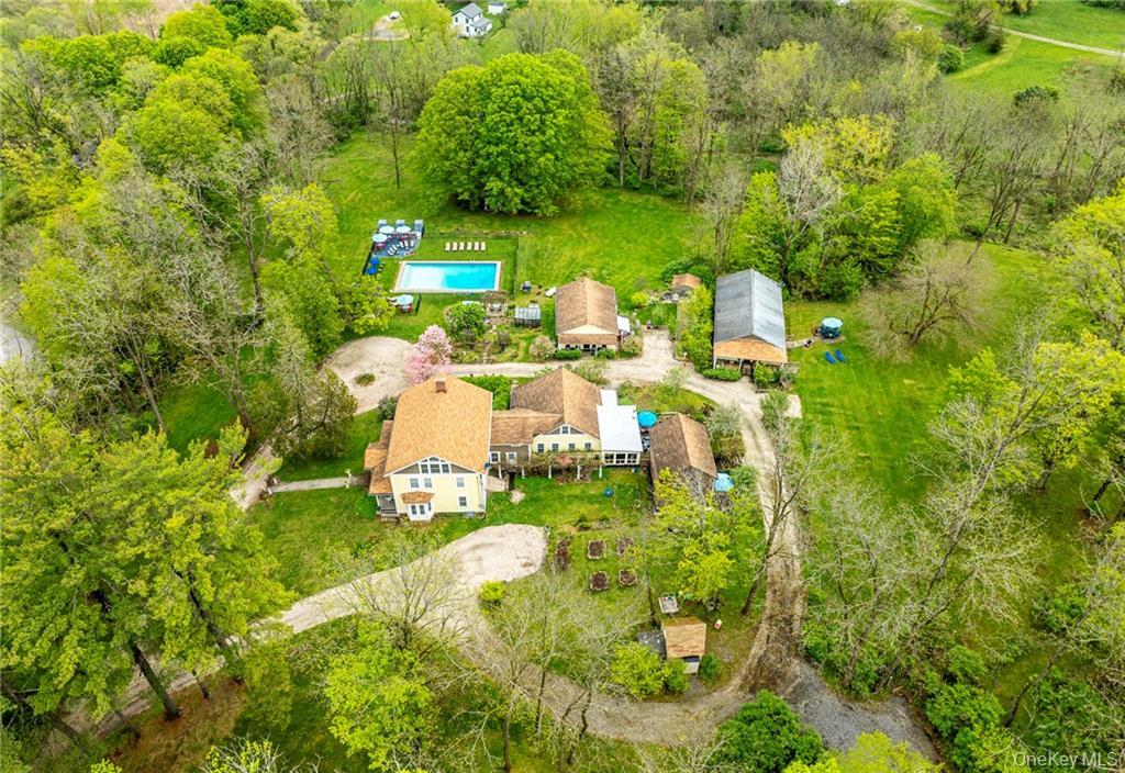 18 Stagecoach Lane, Amenia, NY 12501