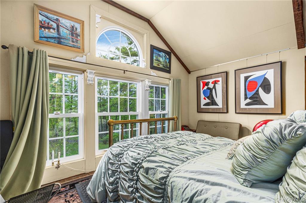 18 Stagecoach Lane, Amenia, NY 12501