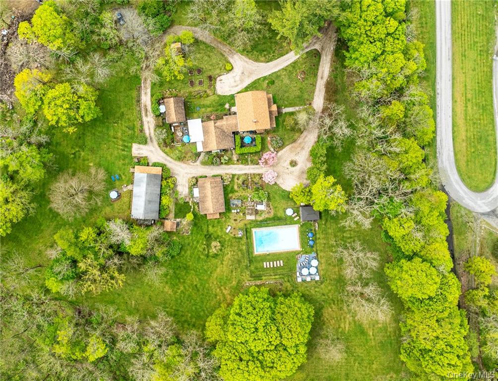 18 Stagecoach Lane, Amenia, NY 12501