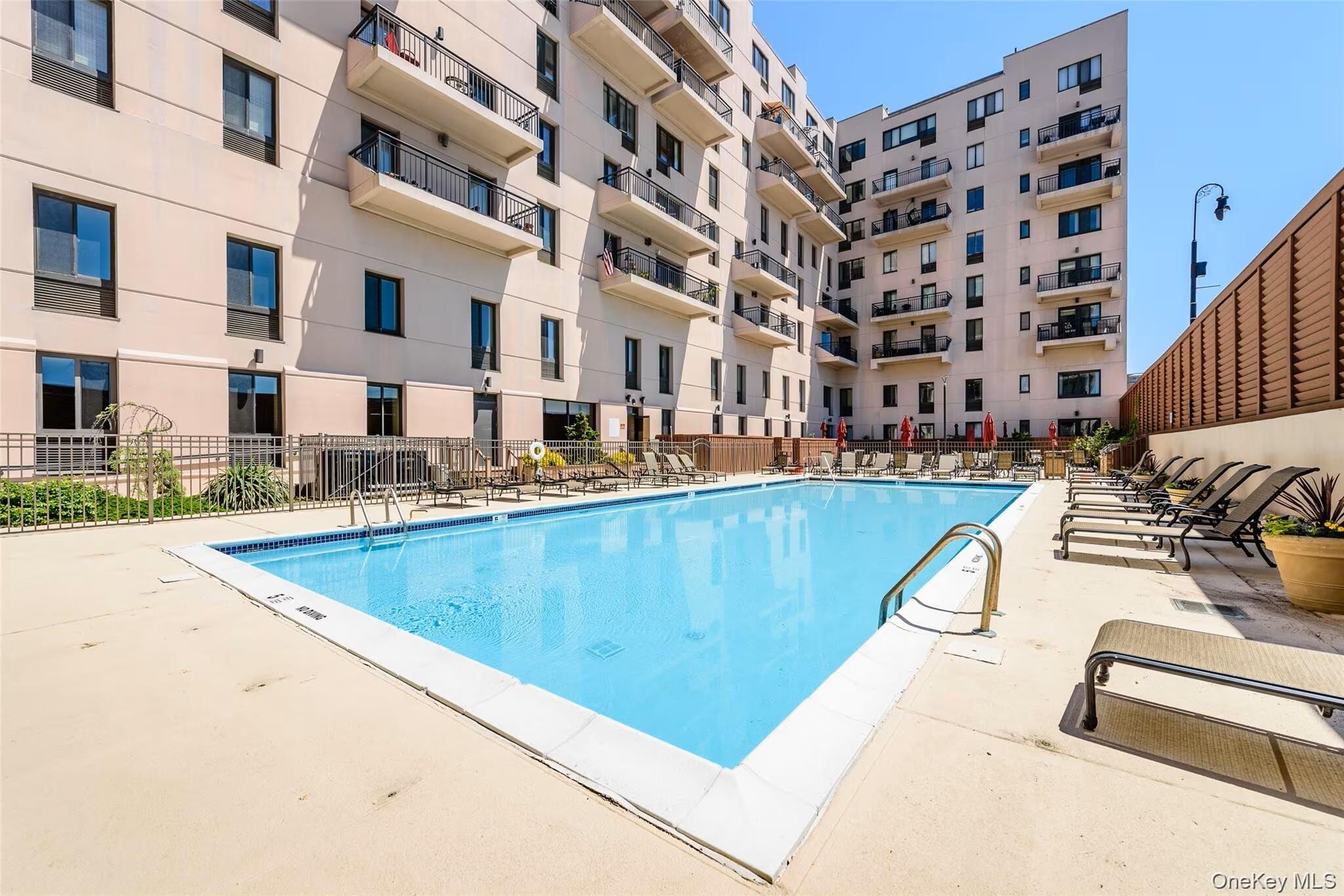 100 W Broadway # 6L, Long Beach, NY 11561