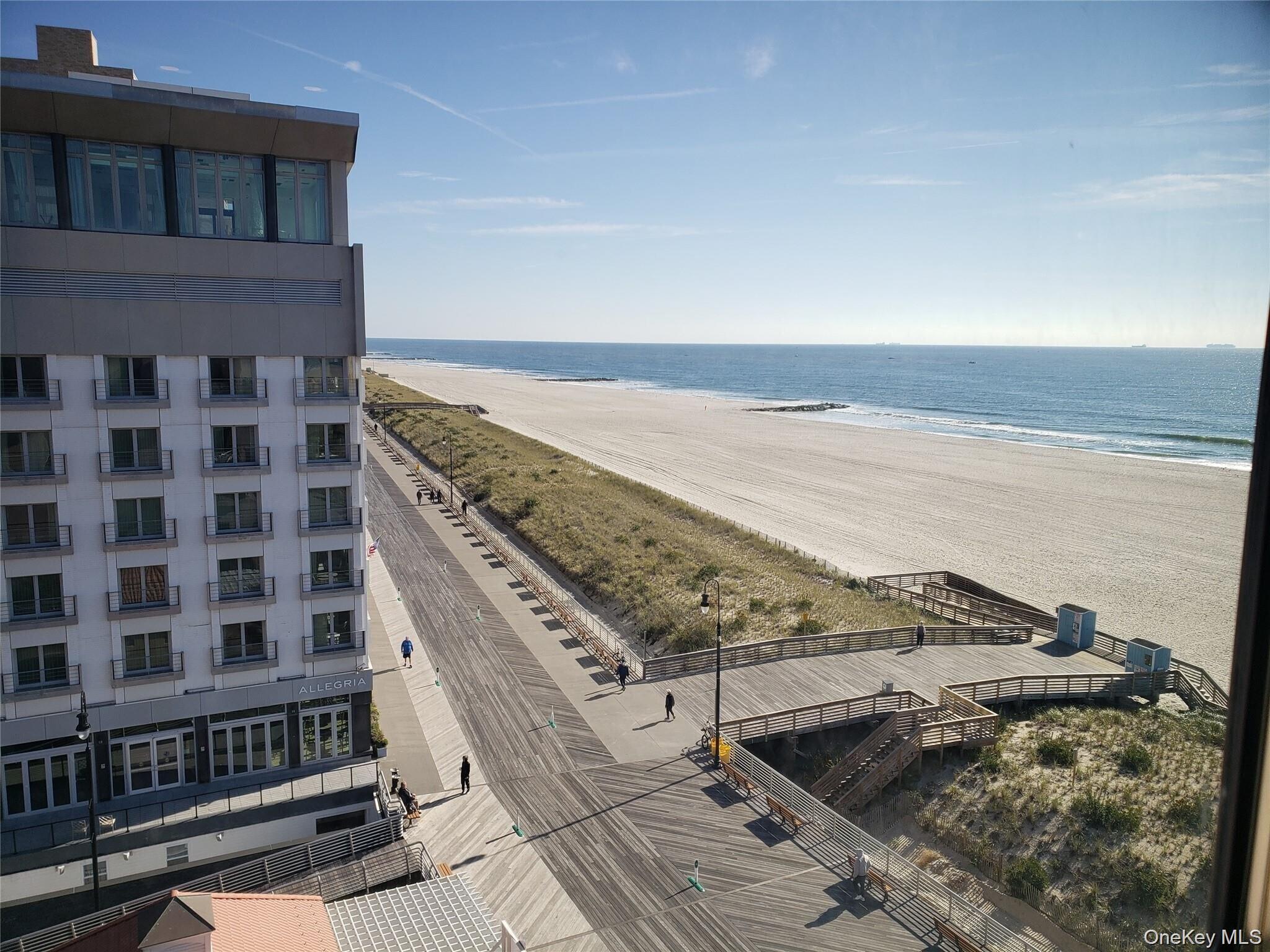 100 W Broadway # 6L, Long Beach, NY 11561