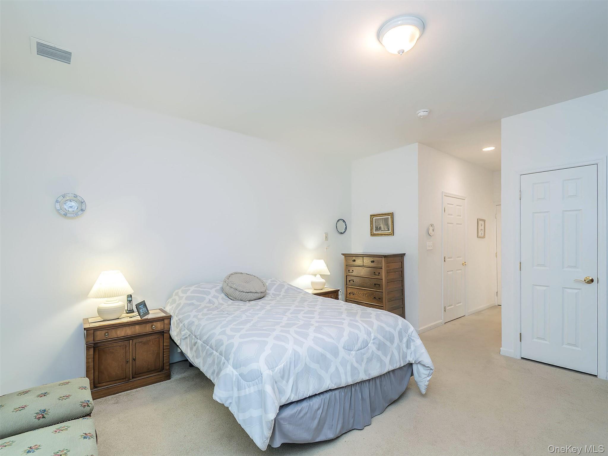 174 Pond View Drive, Port Washington, NY 11050