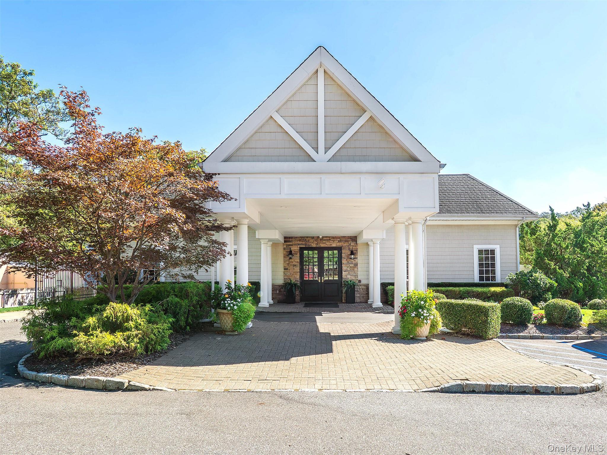 174 Pond View Drive, Port Washington, NY 11050