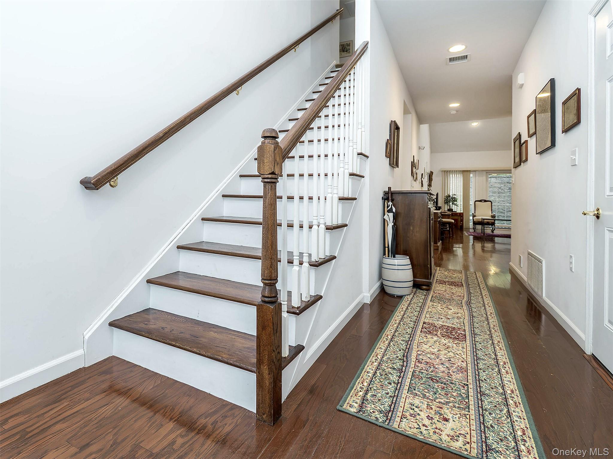 174 Pond View Drive, Port Washington, NY 11050