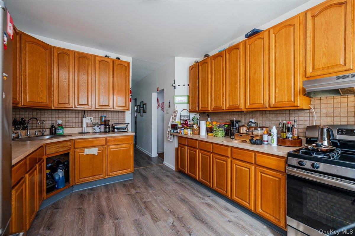 2918 Bruckner Boulevard, Bronx, NY 10465