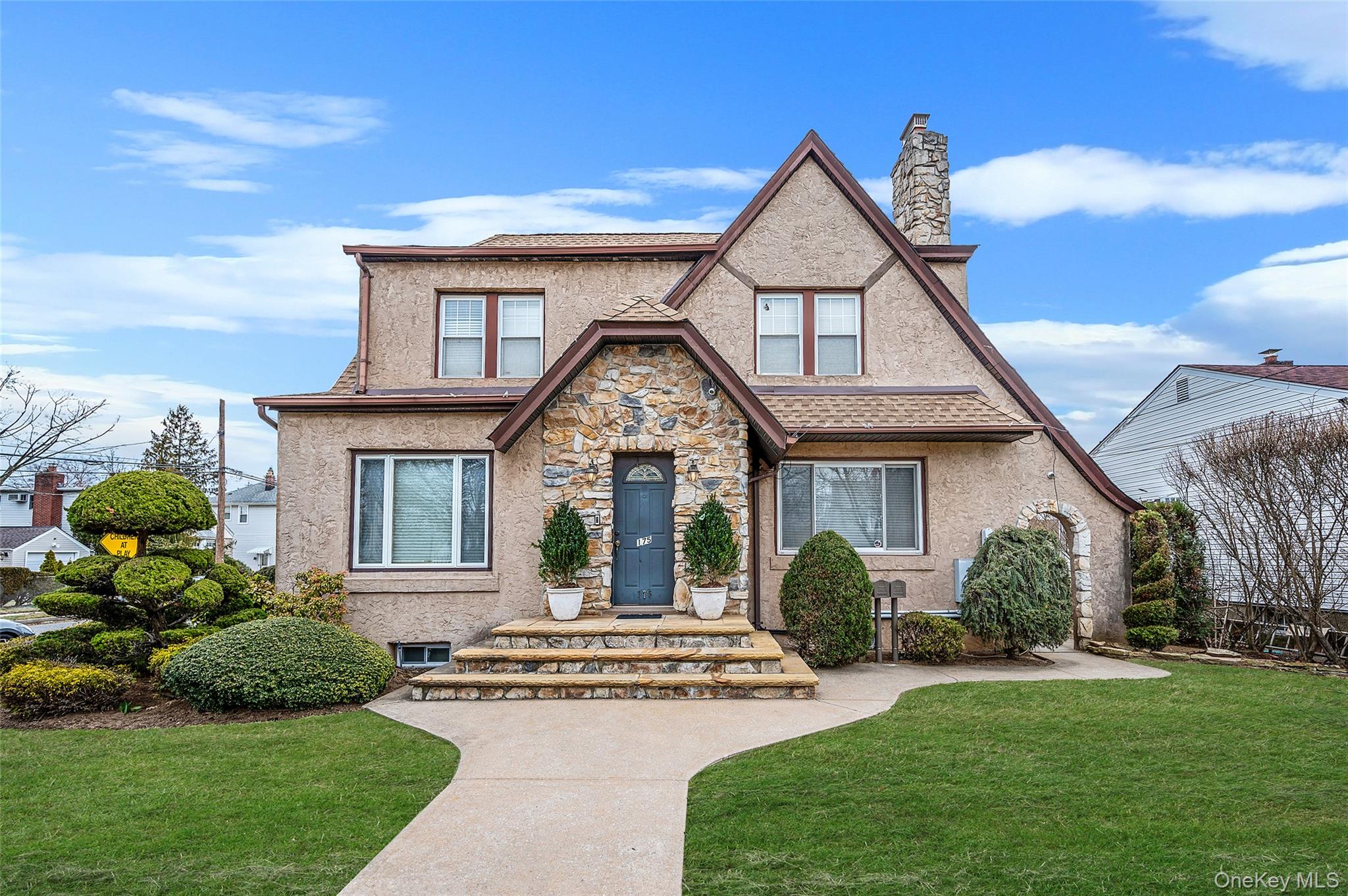 175 Rockaway Parkway, Valley Stream, NY 11580