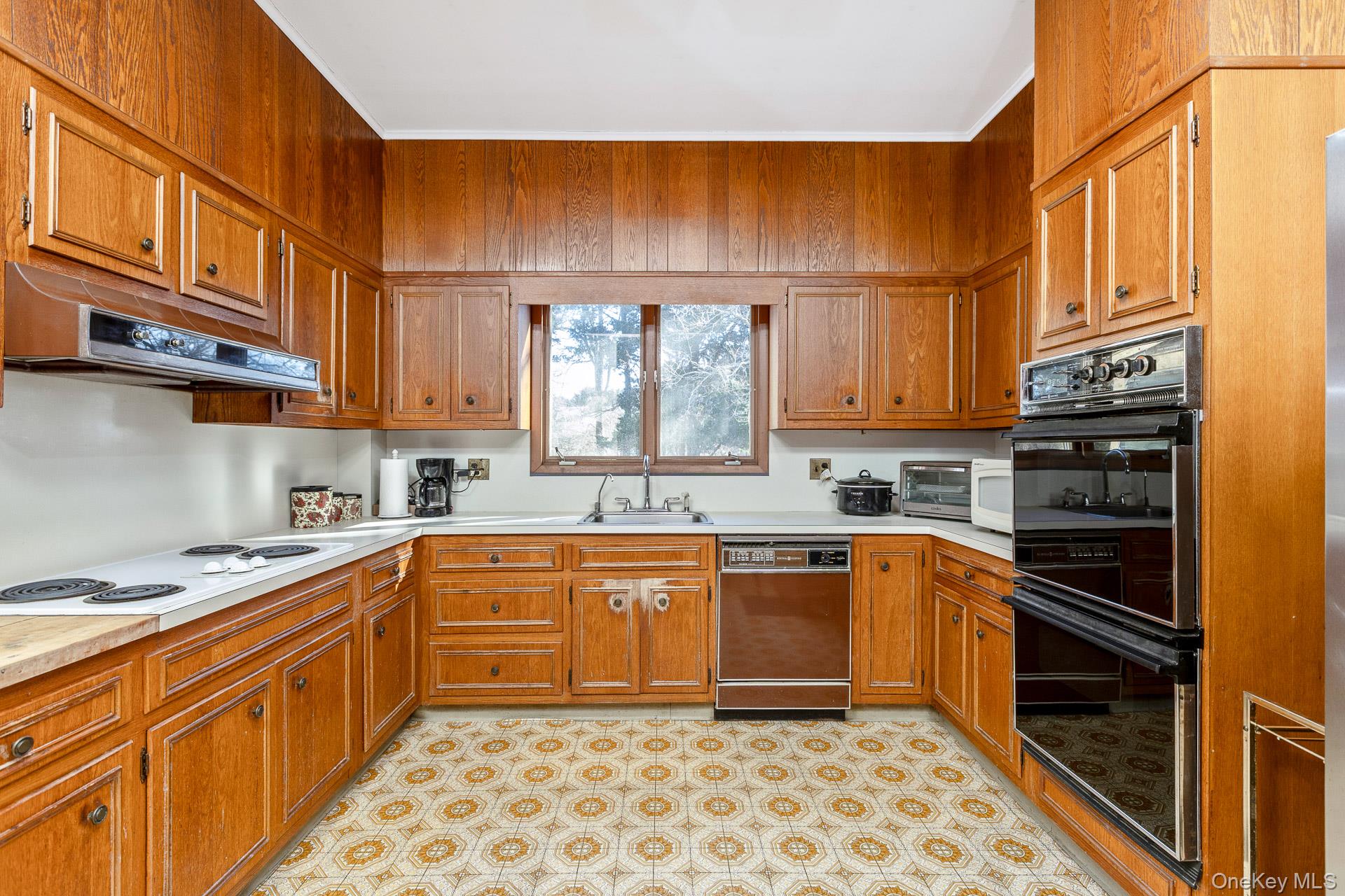 43 Halsey Road, Remsenburg, NY 11901