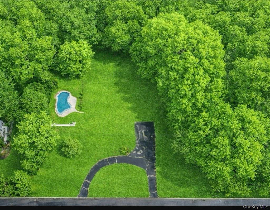 17 Briarwood Lane, Suffern, NY 10901