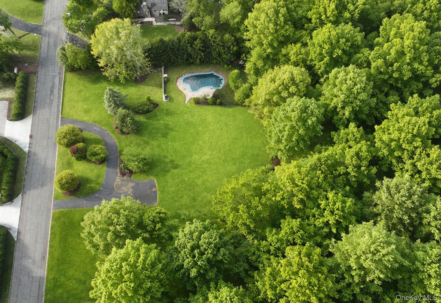 17 Briarwood Lane, Suffern, NY 10901