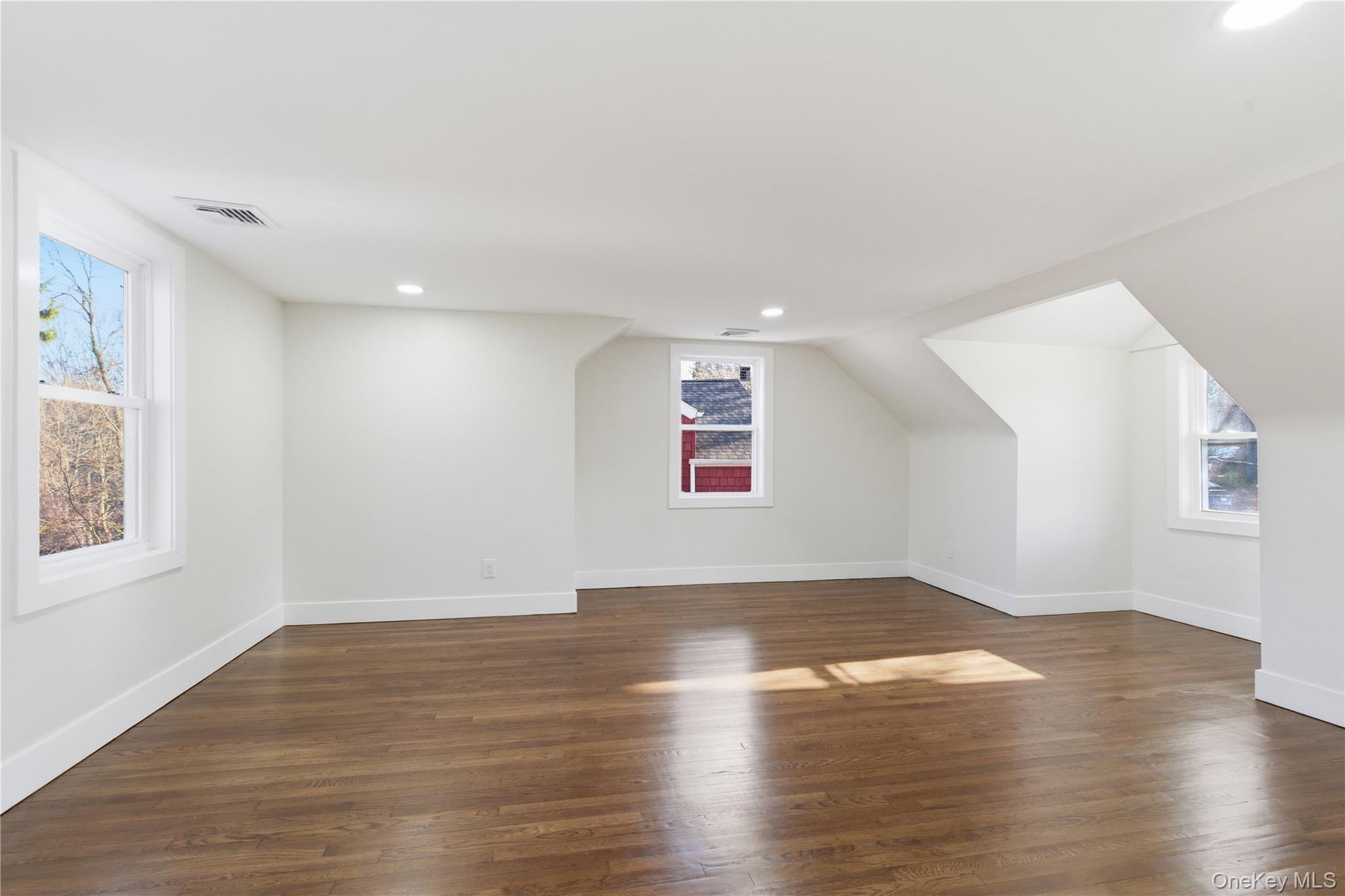 18 Maple Place, Huntington, NY 11743