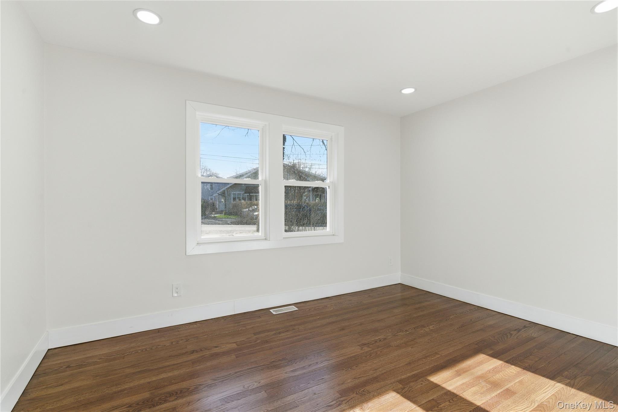 18 Maple Place, Huntington, NY 11743