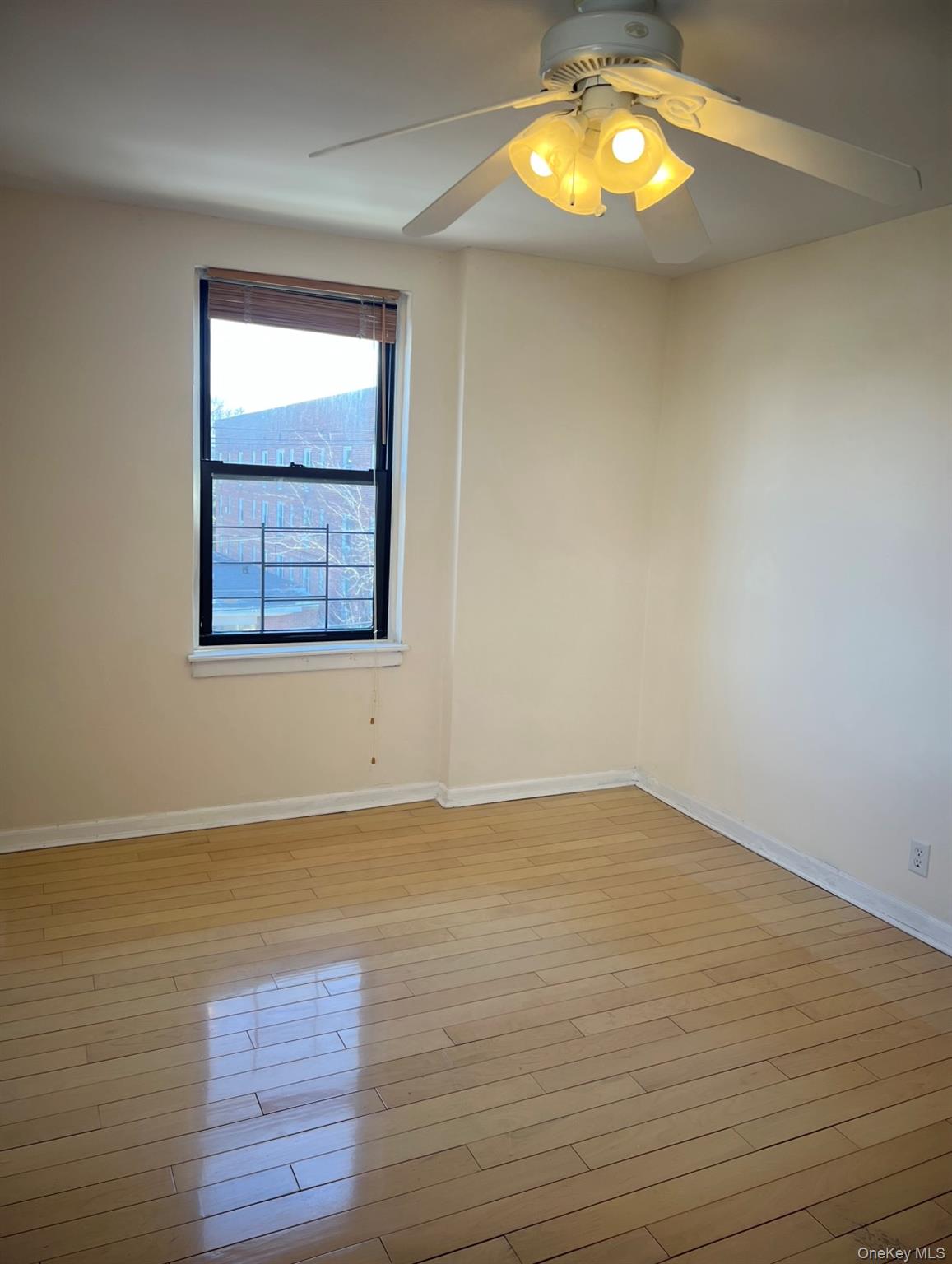 1 Maple Drive # 3H, Great Neck, NY 11021