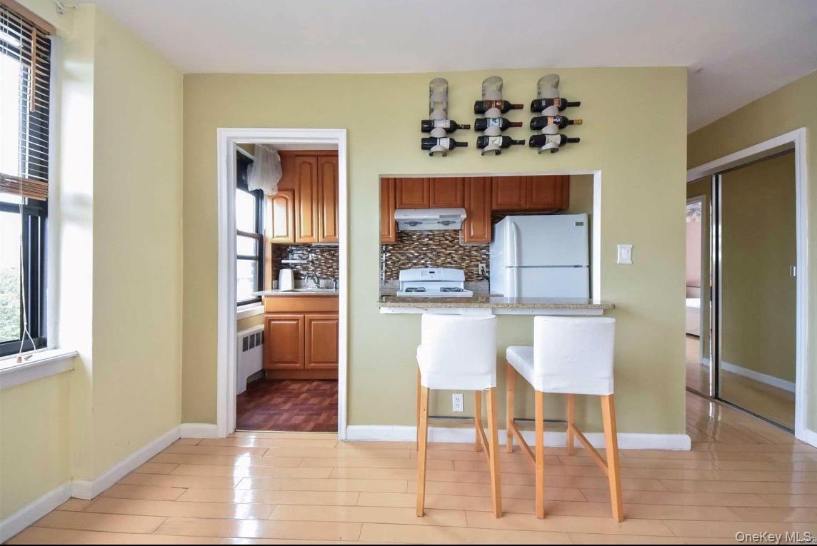 1 Maple Drive # 3H, Great Neck, NY 11021