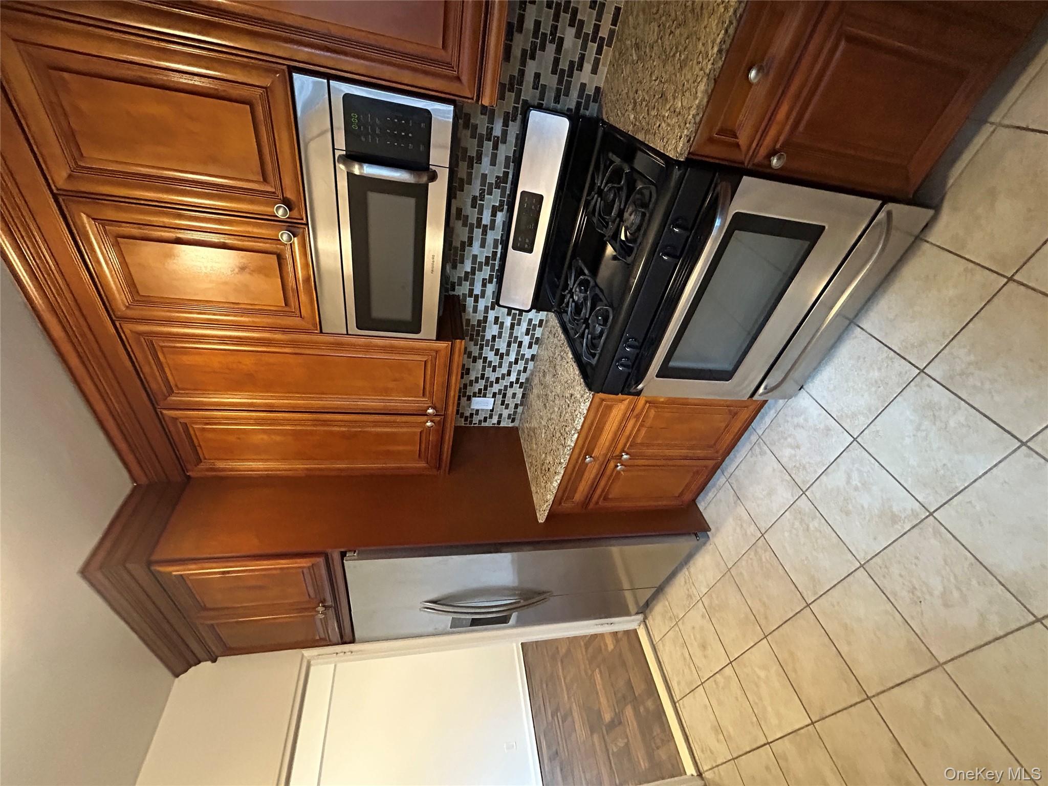 230 Pelham Road # 2E, New Rochelle, NY 10805