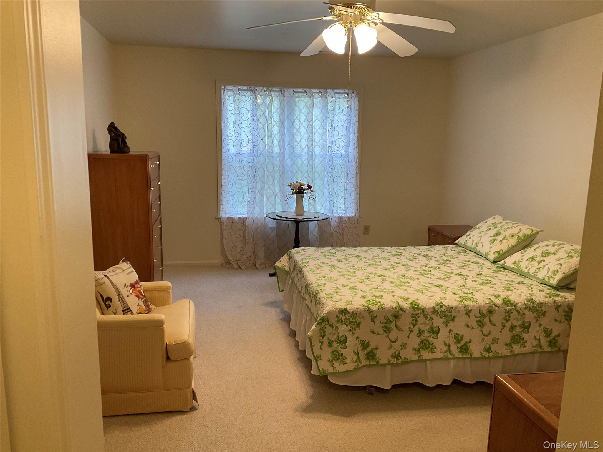 17 Tall Tree Lane, Poughkeepsie, NY 12601