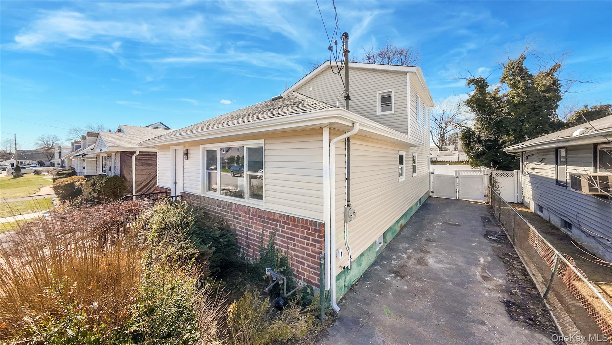 37 Lancaster Place, Hempstead, NY 11550