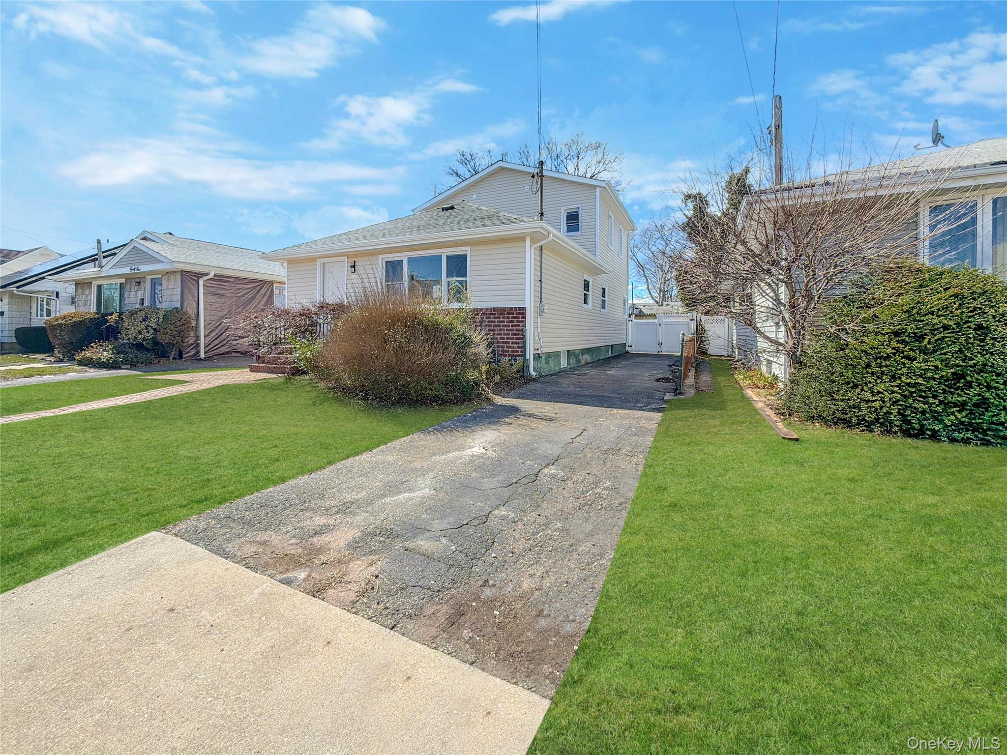 37 Lancaster Place, Hempstead, NY 11550