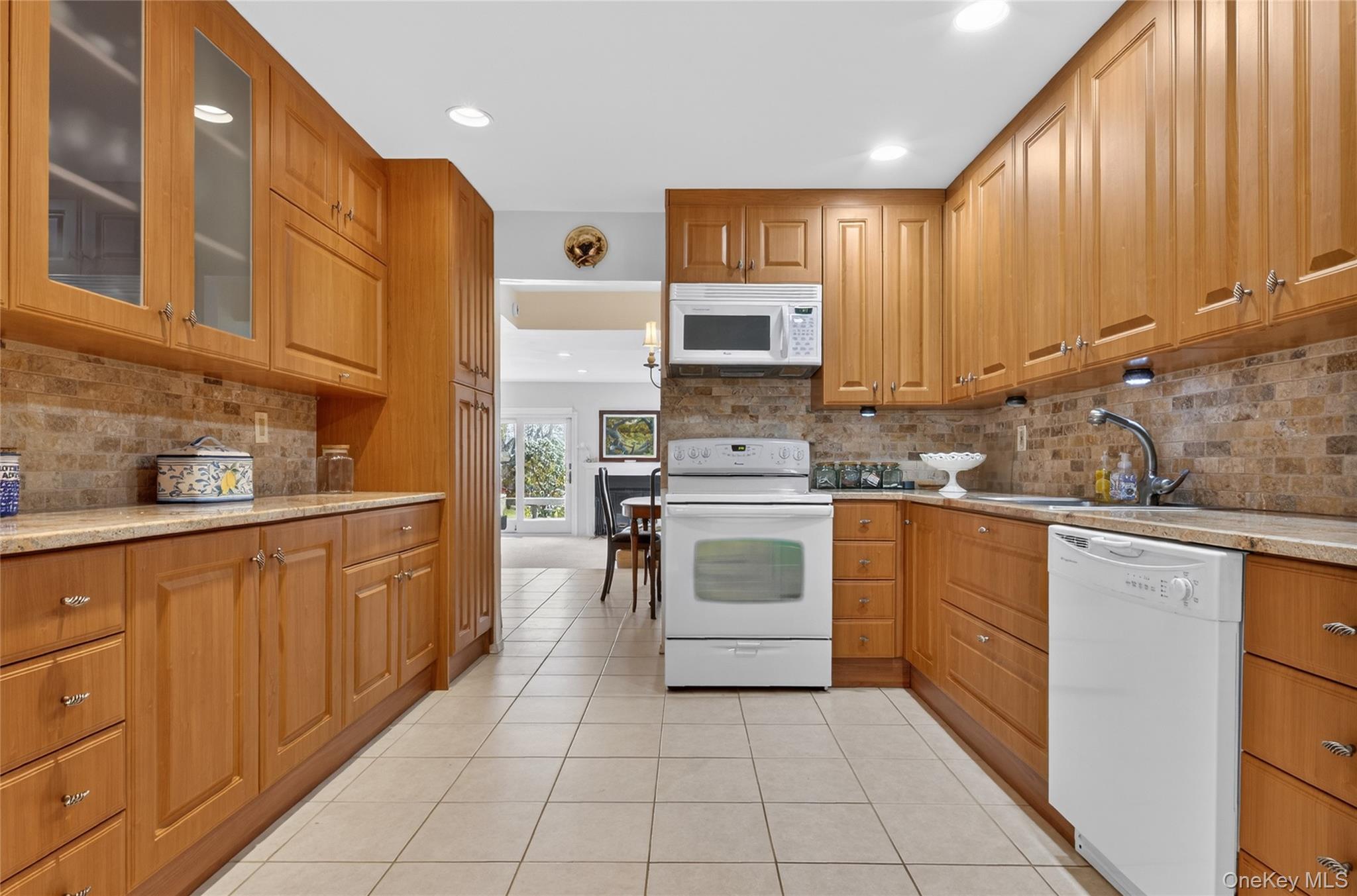 285 Carriage House Drive, Jericho, NY 11753