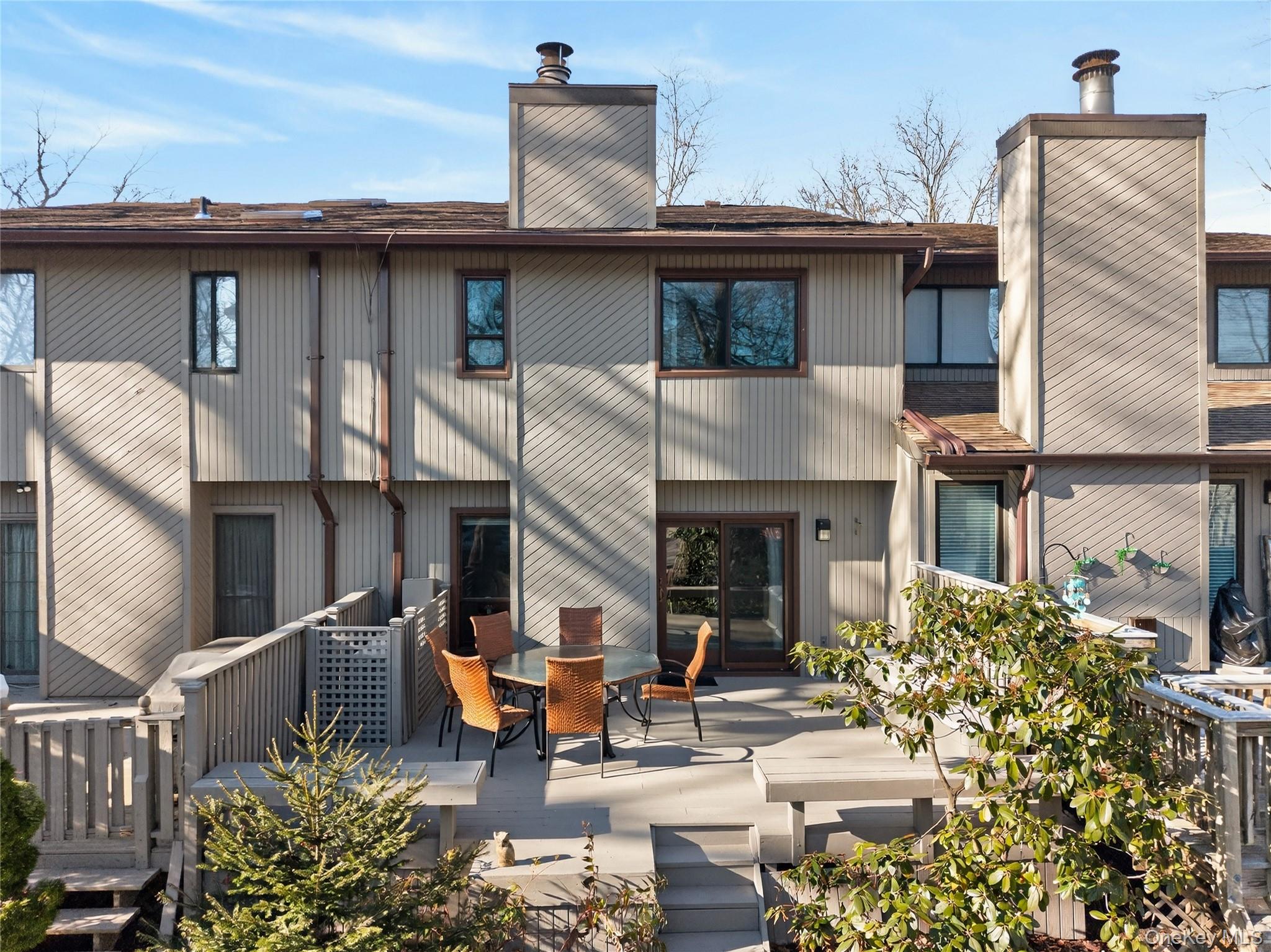 285 Carriage House Drive, Jericho, NY 11753