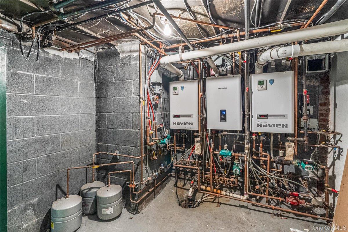 7351 70th Street, Glendale, NY 11385