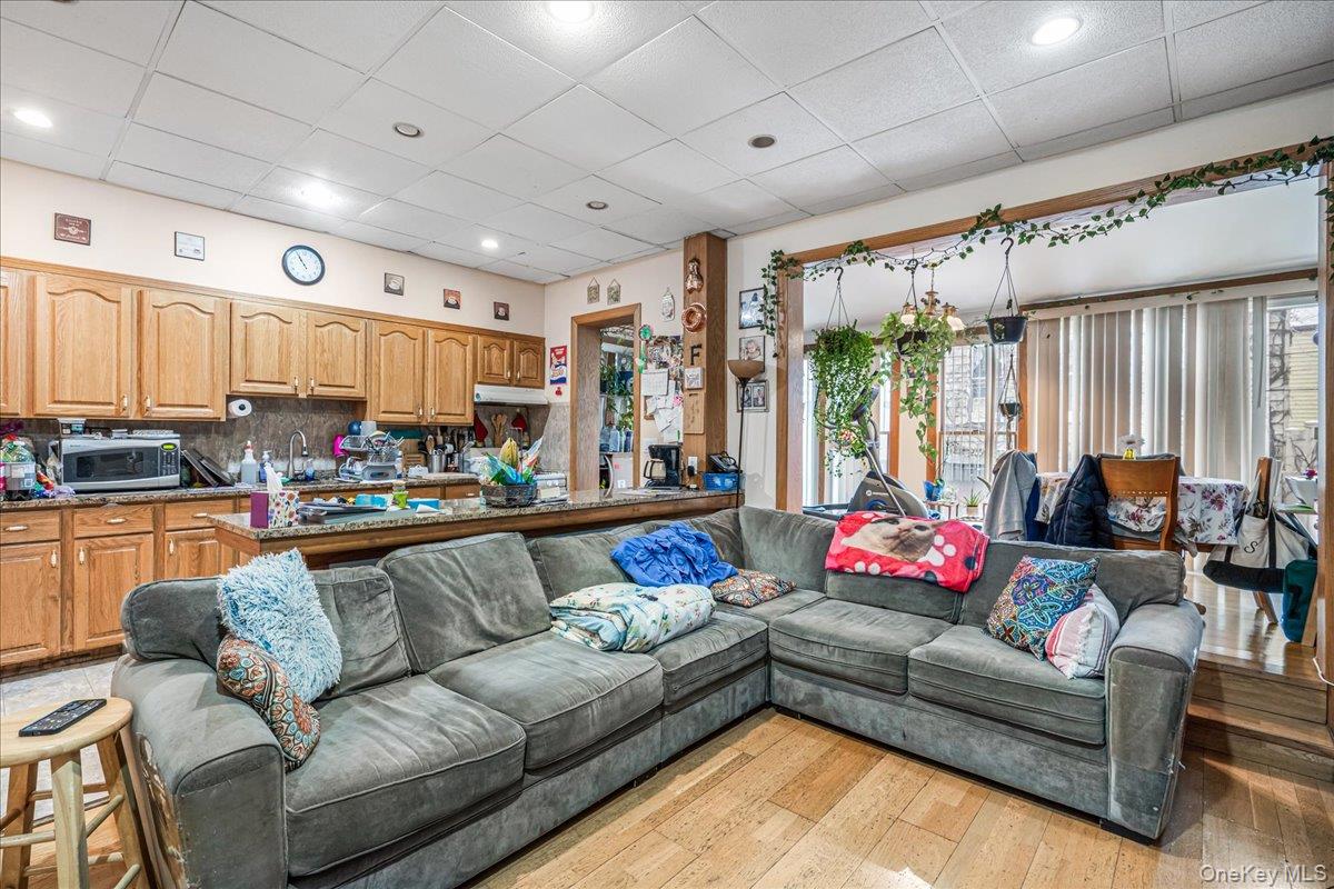 7351 70th Street, Glendale, NY 11385