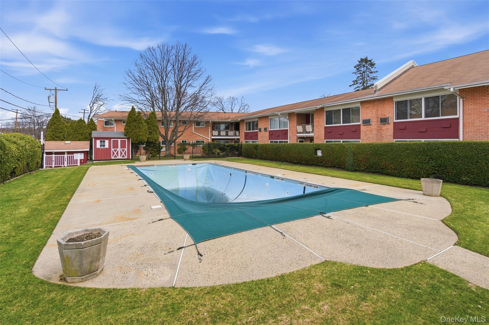 400 Fulton Street # 3B, Farmingdale, NY 11735