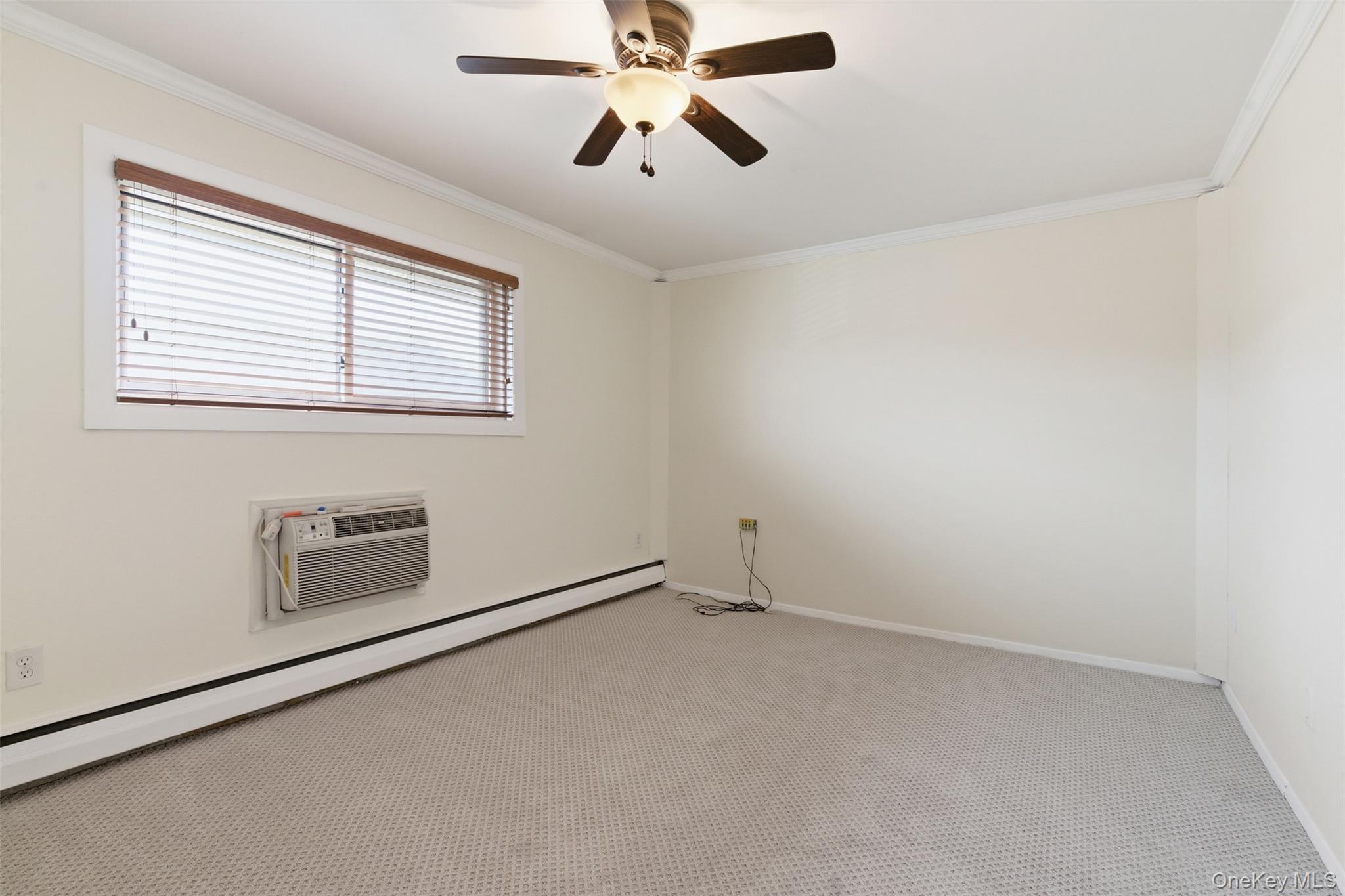 400 Fulton Street # 3B, Farmingdale, NY 11735