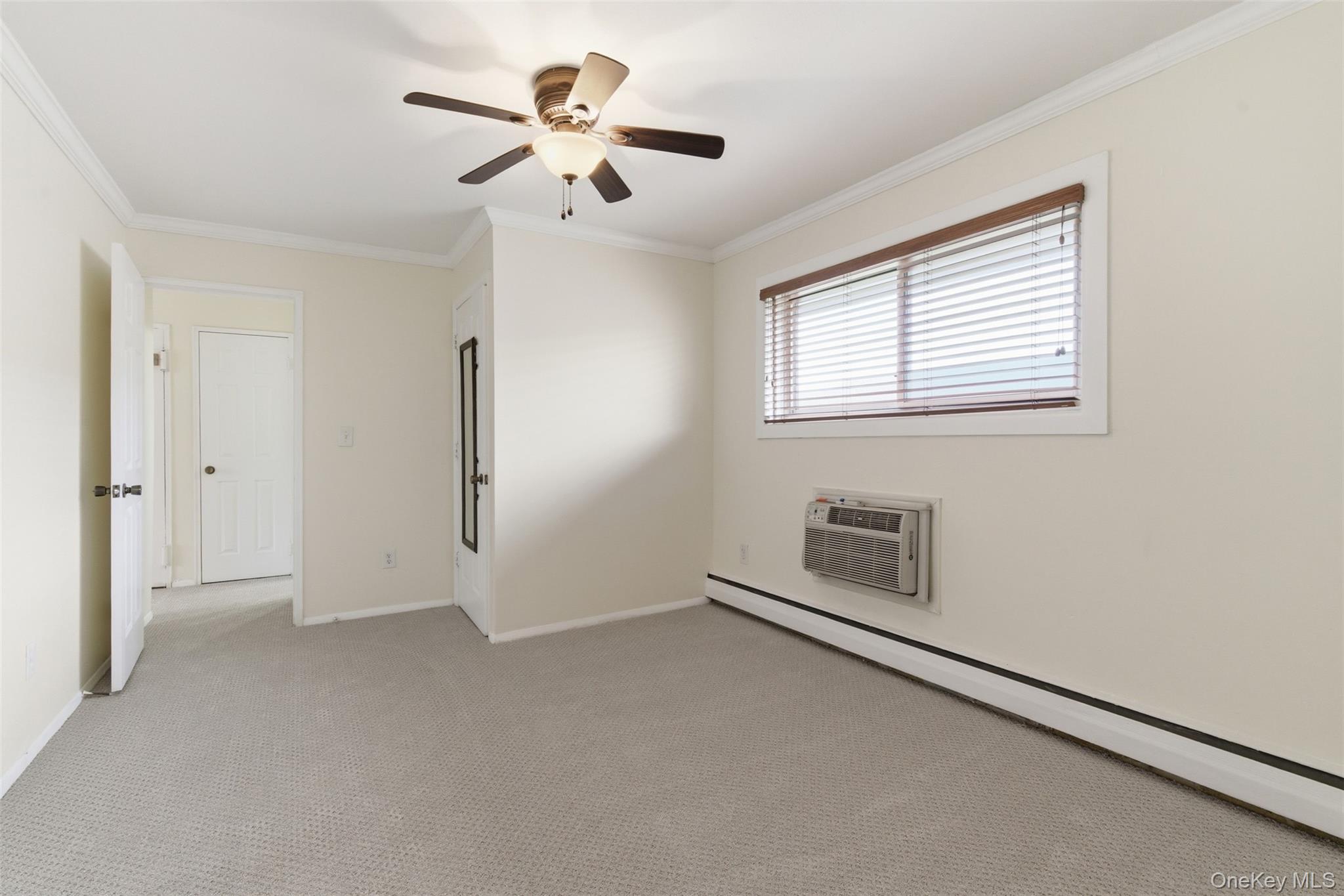 400 Fulton Street # 3B, Farmingdale, NY 11735