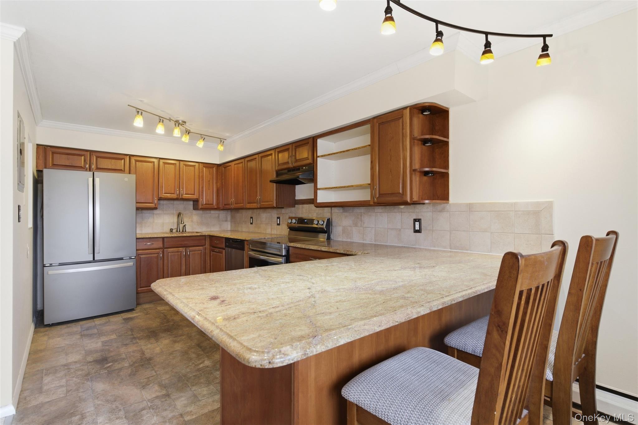 400 Fulton Street # 3B, Farmingdale, NY 11735