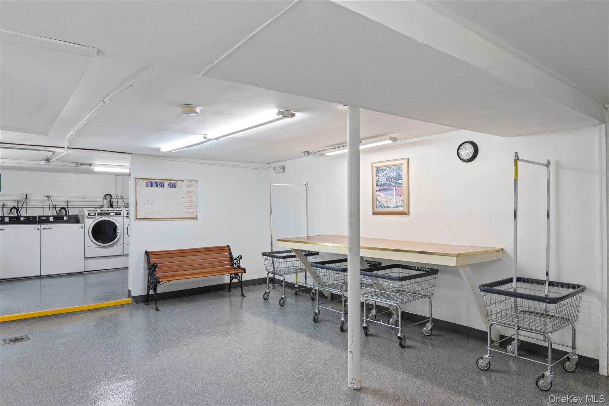 400 Fulton Street # 3B, Farmingdale, NY 11735