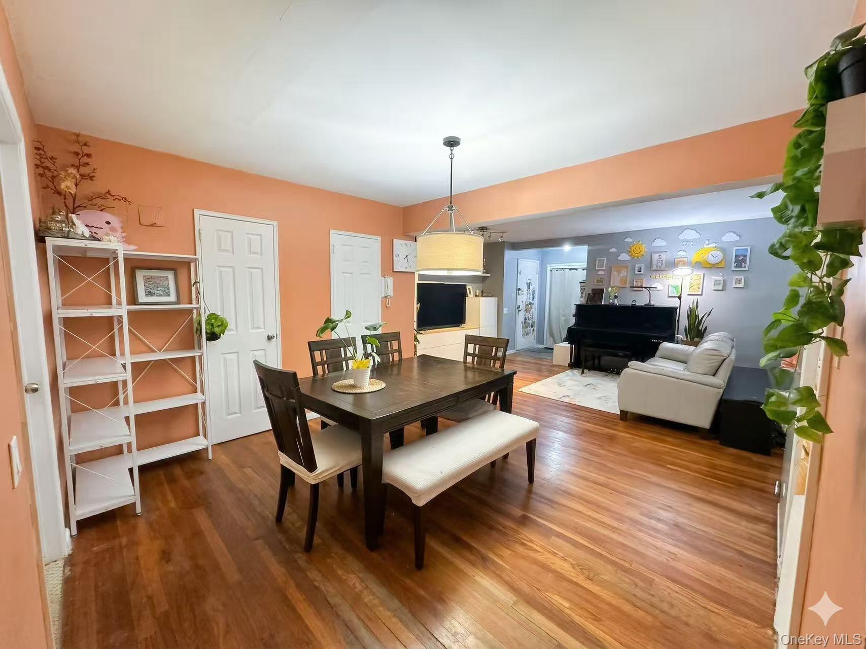 224-24 Union Turnpike # 4R, Oakland Gardens, NY 11427