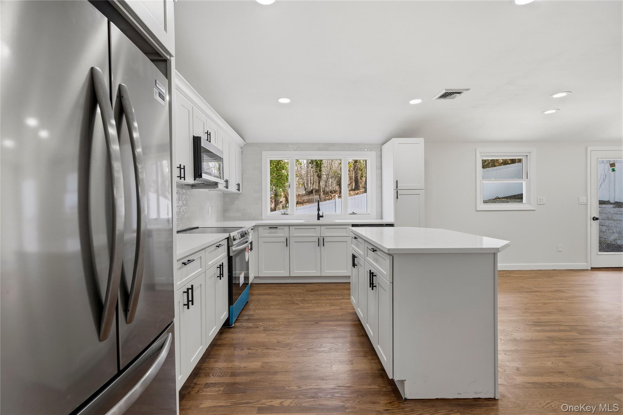 75 Hawthorne Road, Kings Park, NY 11754