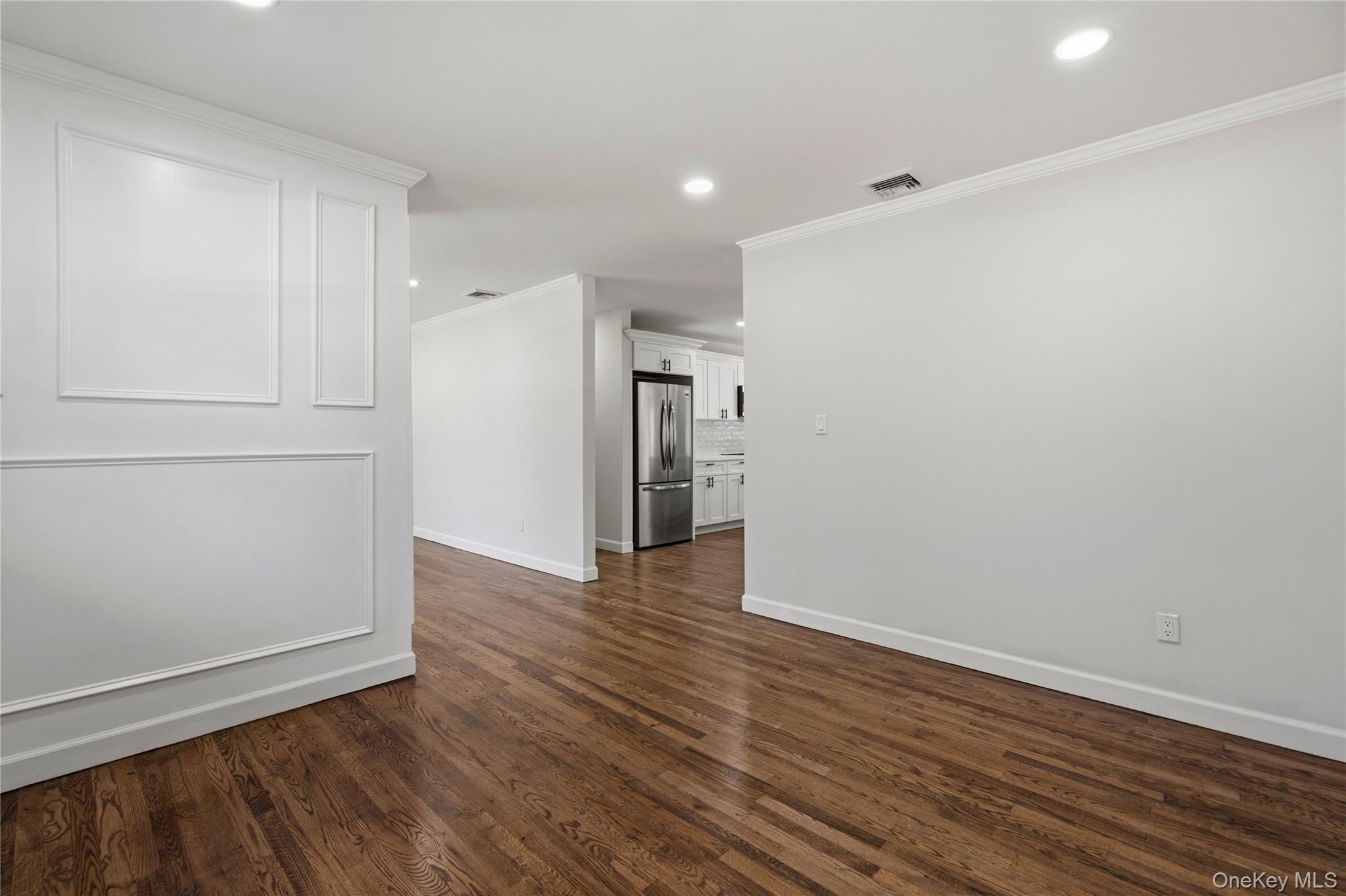 75 Hawthorne Road, Kings Park, NY 11754