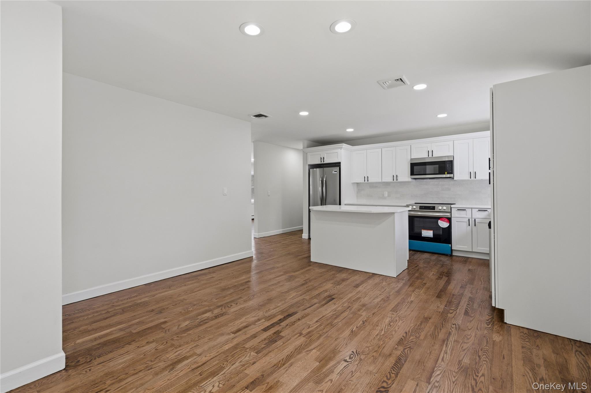 75 Hawthorne Road, Kings Park, NY 11754