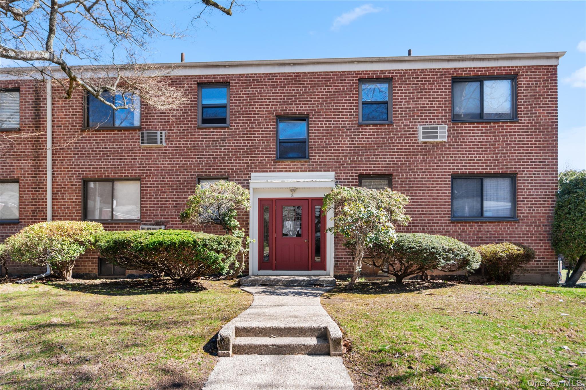 8 Lawrence Drive # C, White Plains, NY 10603