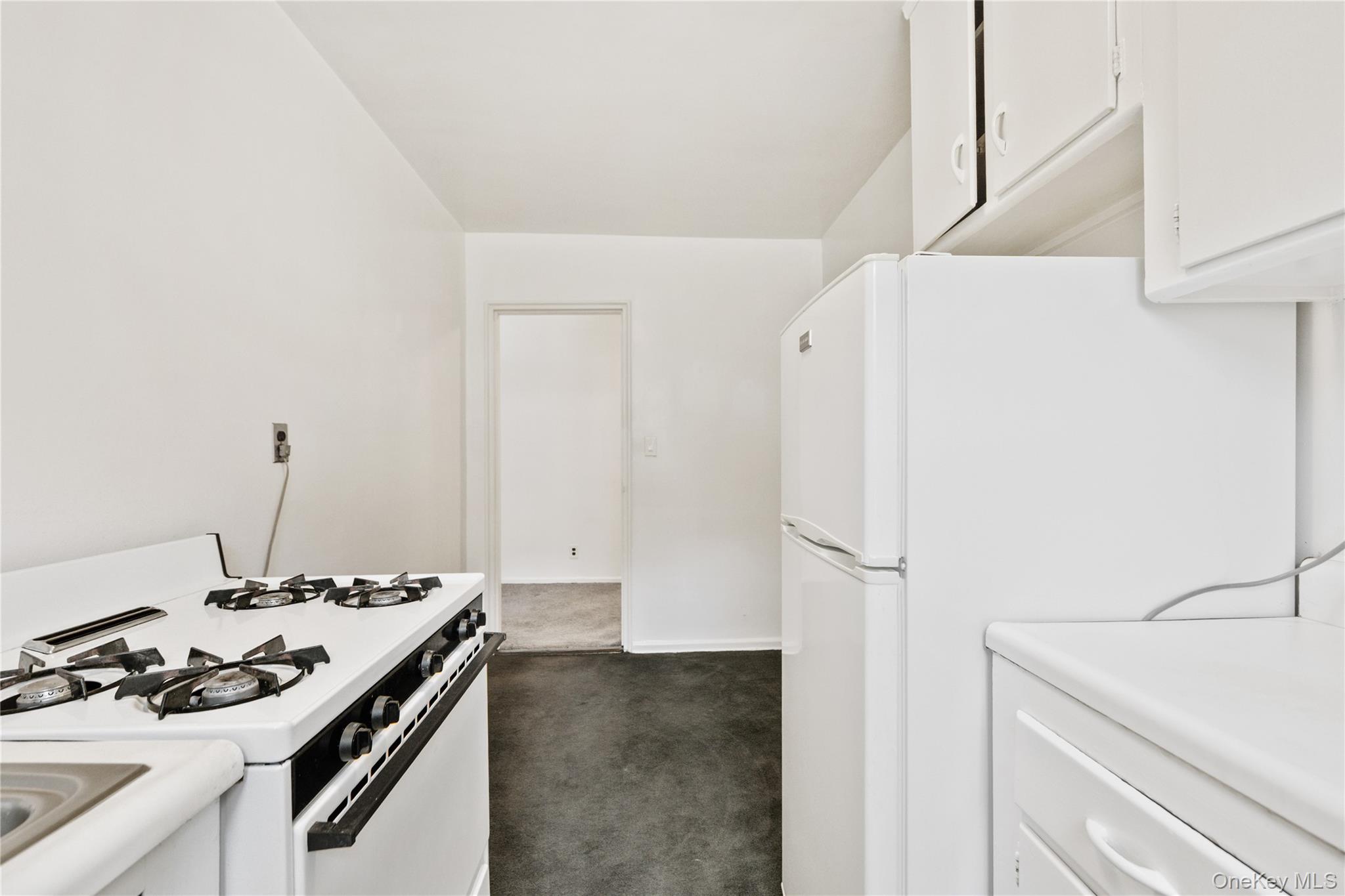 8 Lawrence Drive # C, White Plains, NY 10603