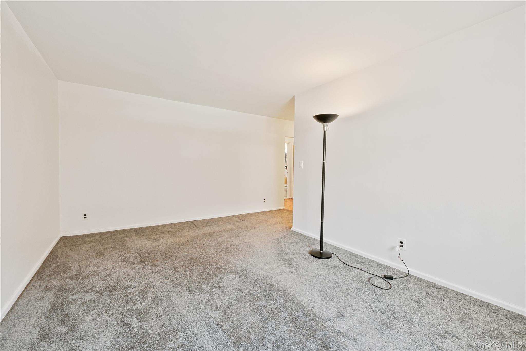 8 Lawrence Drive # C, White Plains, NY 10603