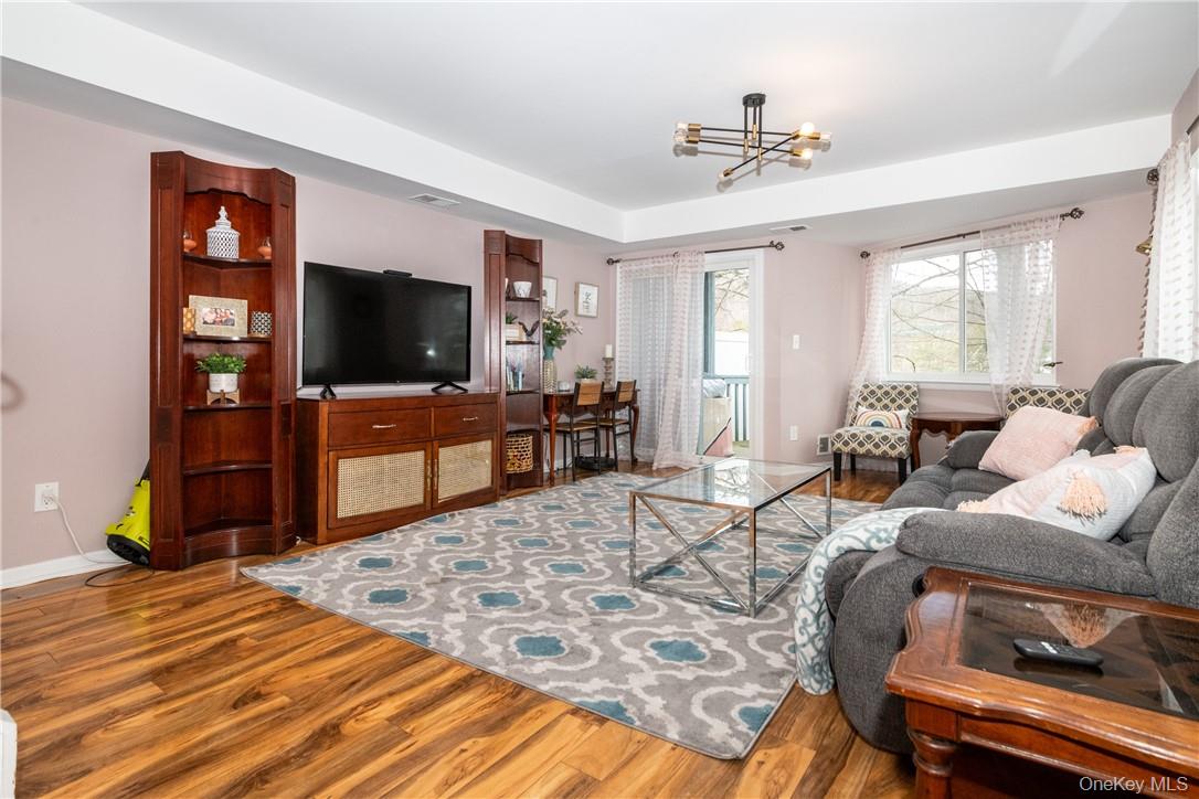 25 Barker Street # 611, Mount Kisco, NY 10549