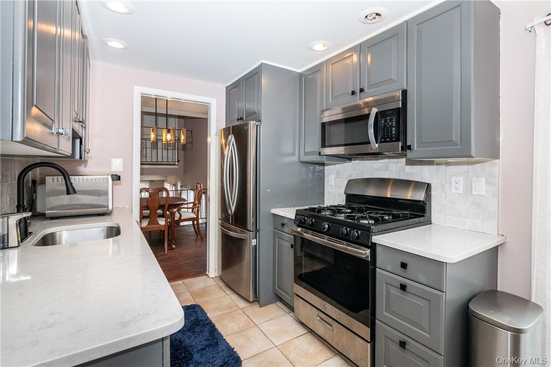 25 Barker Street # 611, Mount Kisco, NY 10549