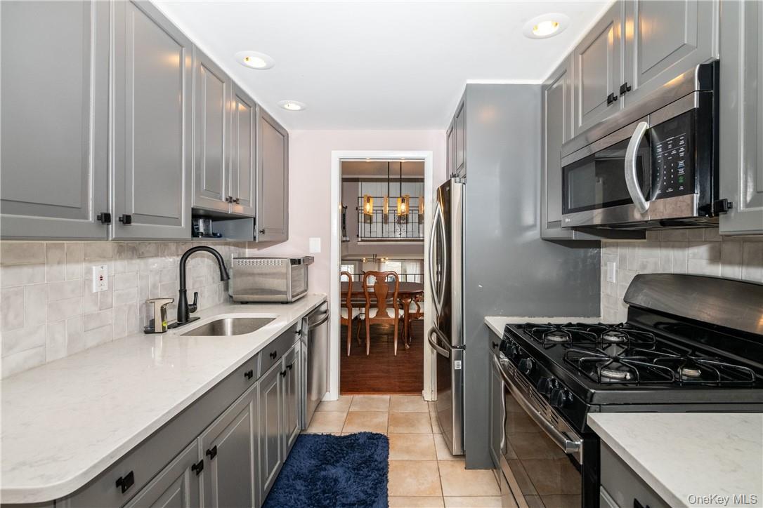 25 Barker Street # 611, Mount Kisco, NY 10549